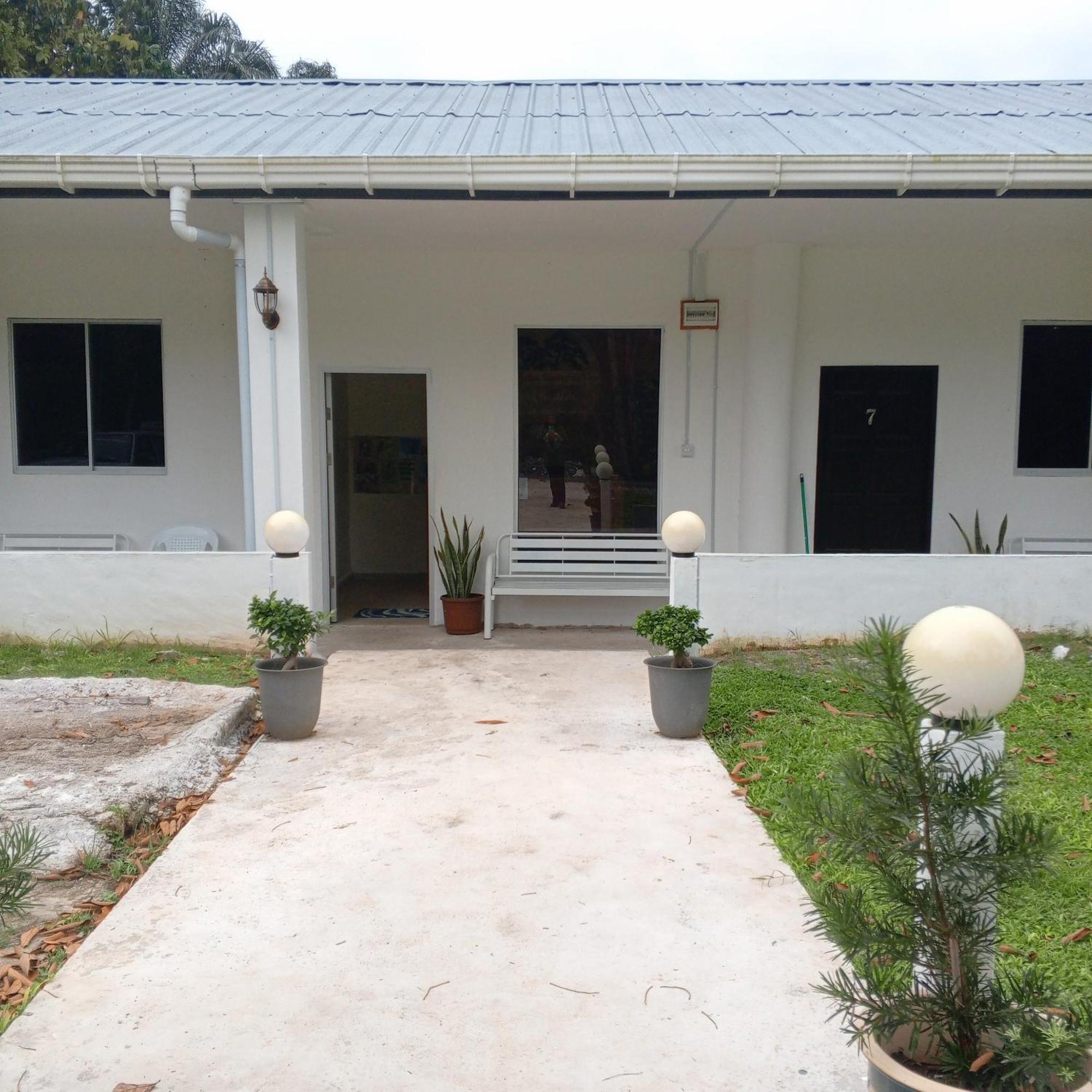 Sukau Tomanggong View Bed & Breakfast Экстерьер фото